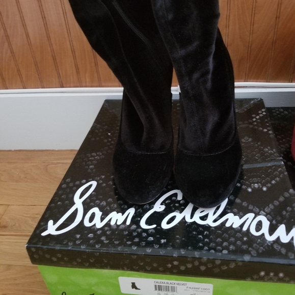 7.5 Shoe Lot - Picture 2 of 6